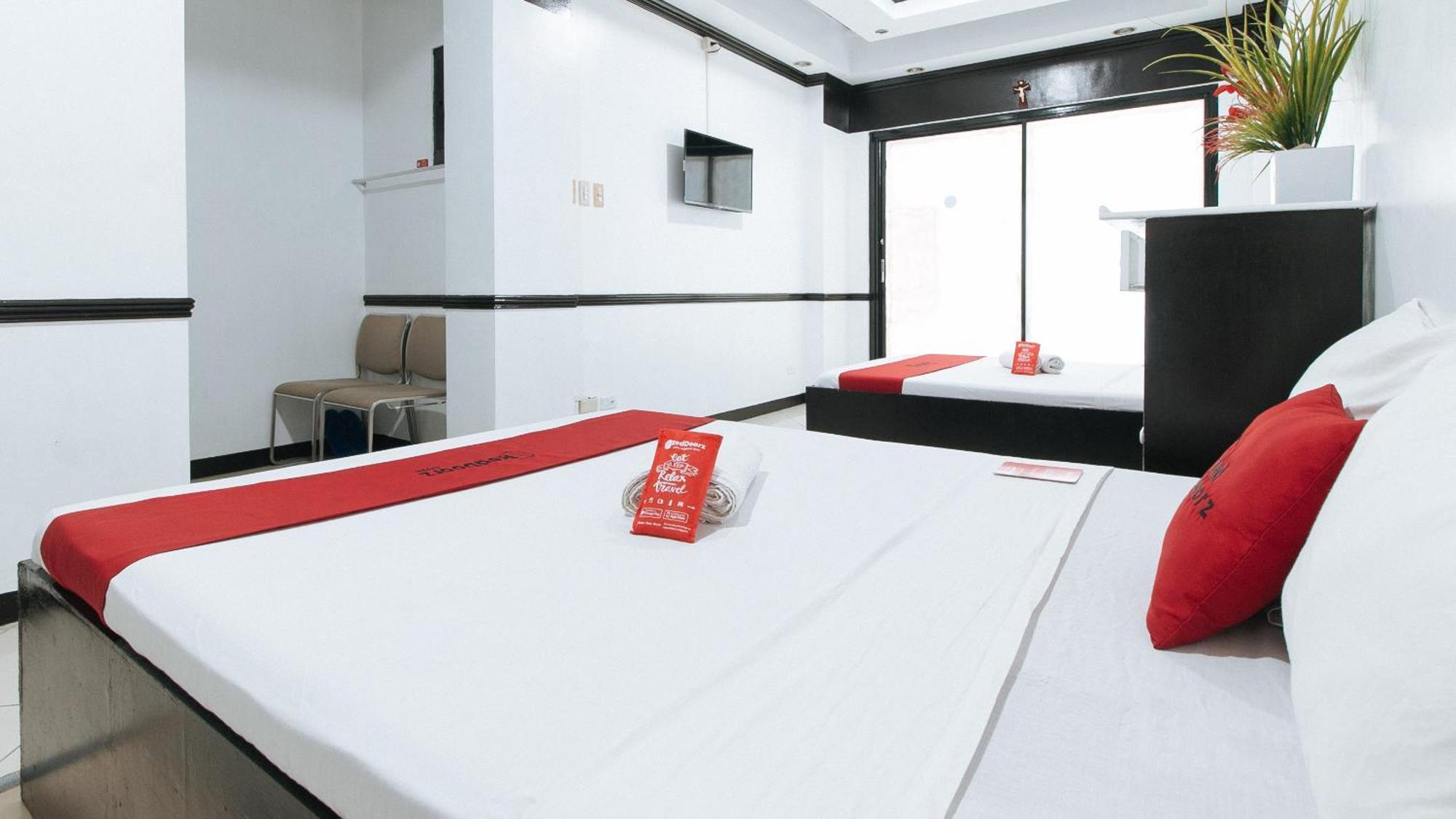Reddoorz At Plus Villa Gloria Taguig Exterior foto